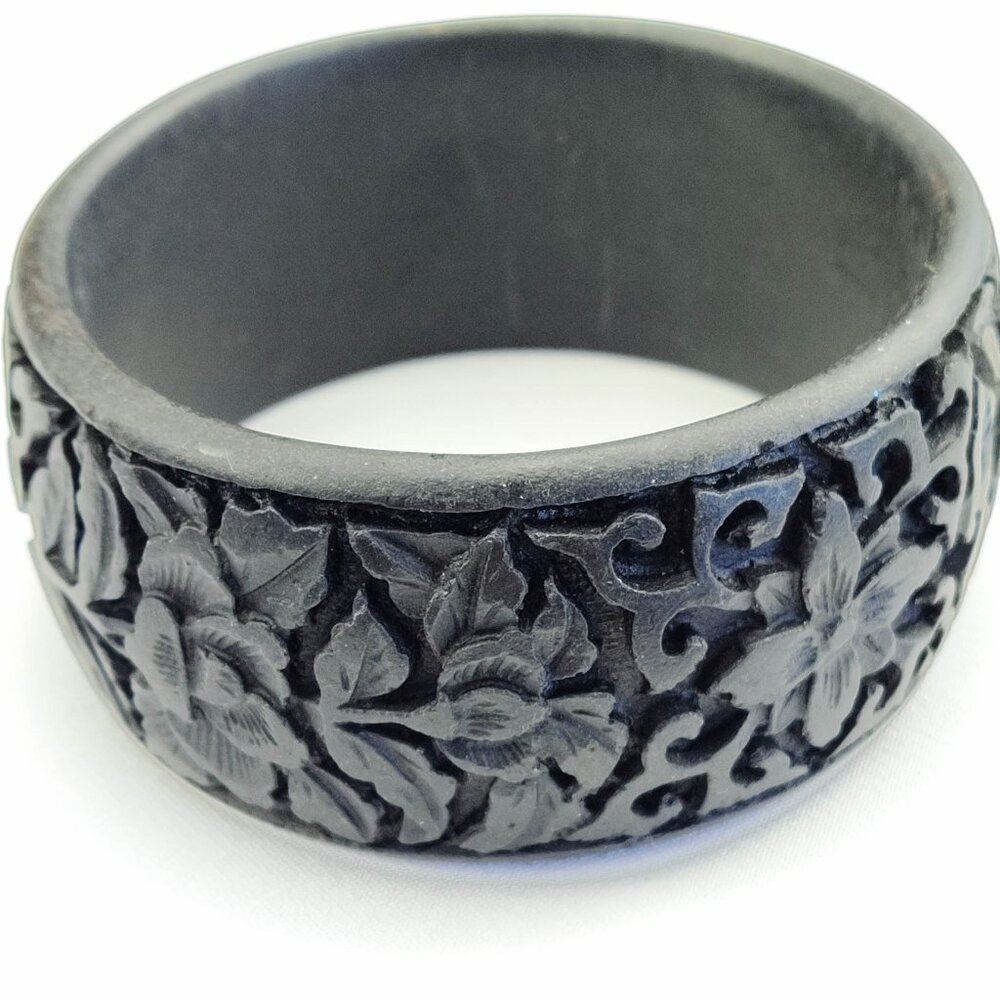 1940s Vintage Carved Wide Bangle Black Bracelet